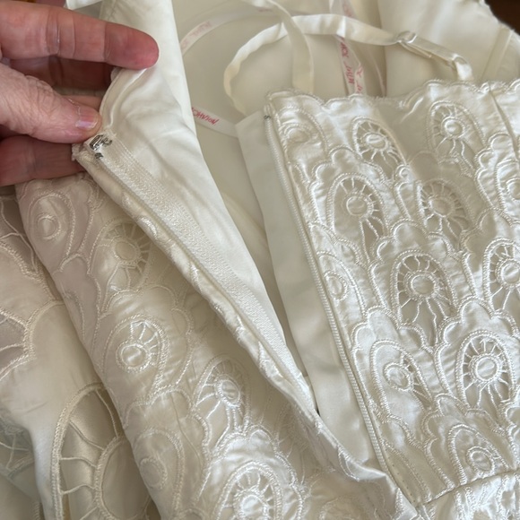 Betsey Johnson White Lace Overlay Midi Dress - Picture 11 of 11